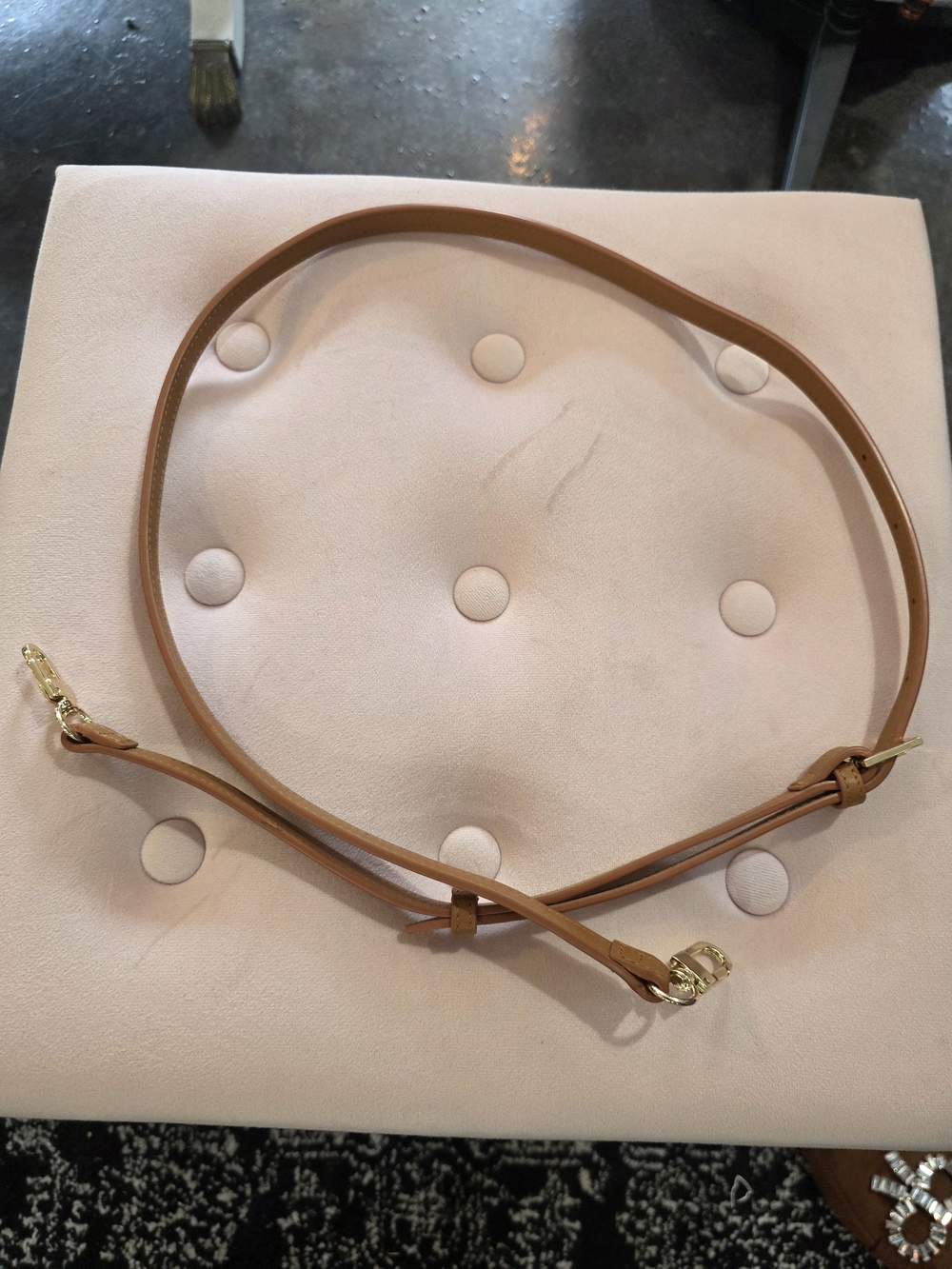 Slim Tan Leather Crossbody Strap with Gold Hardware - Women - Picture 4 of 5